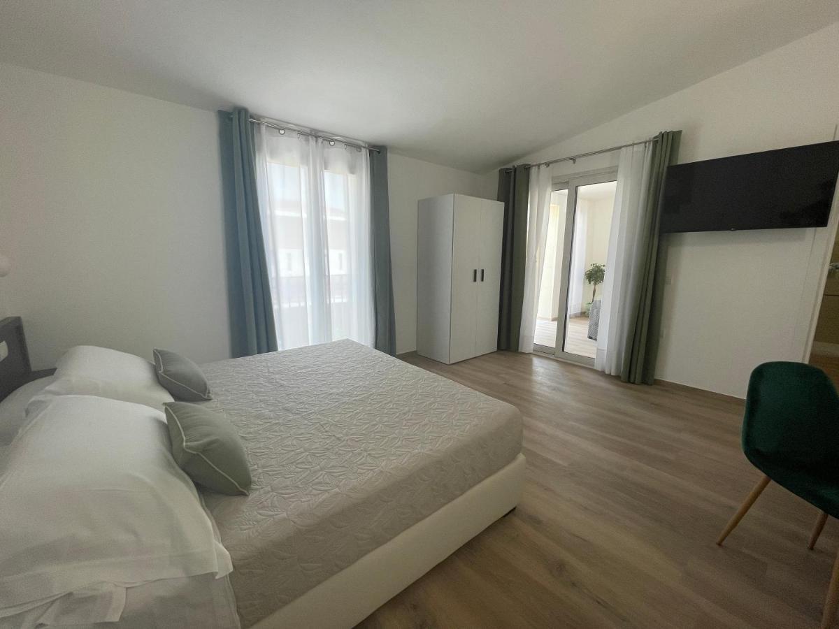 Admayora Guest House Villasimius Buitenkant foto